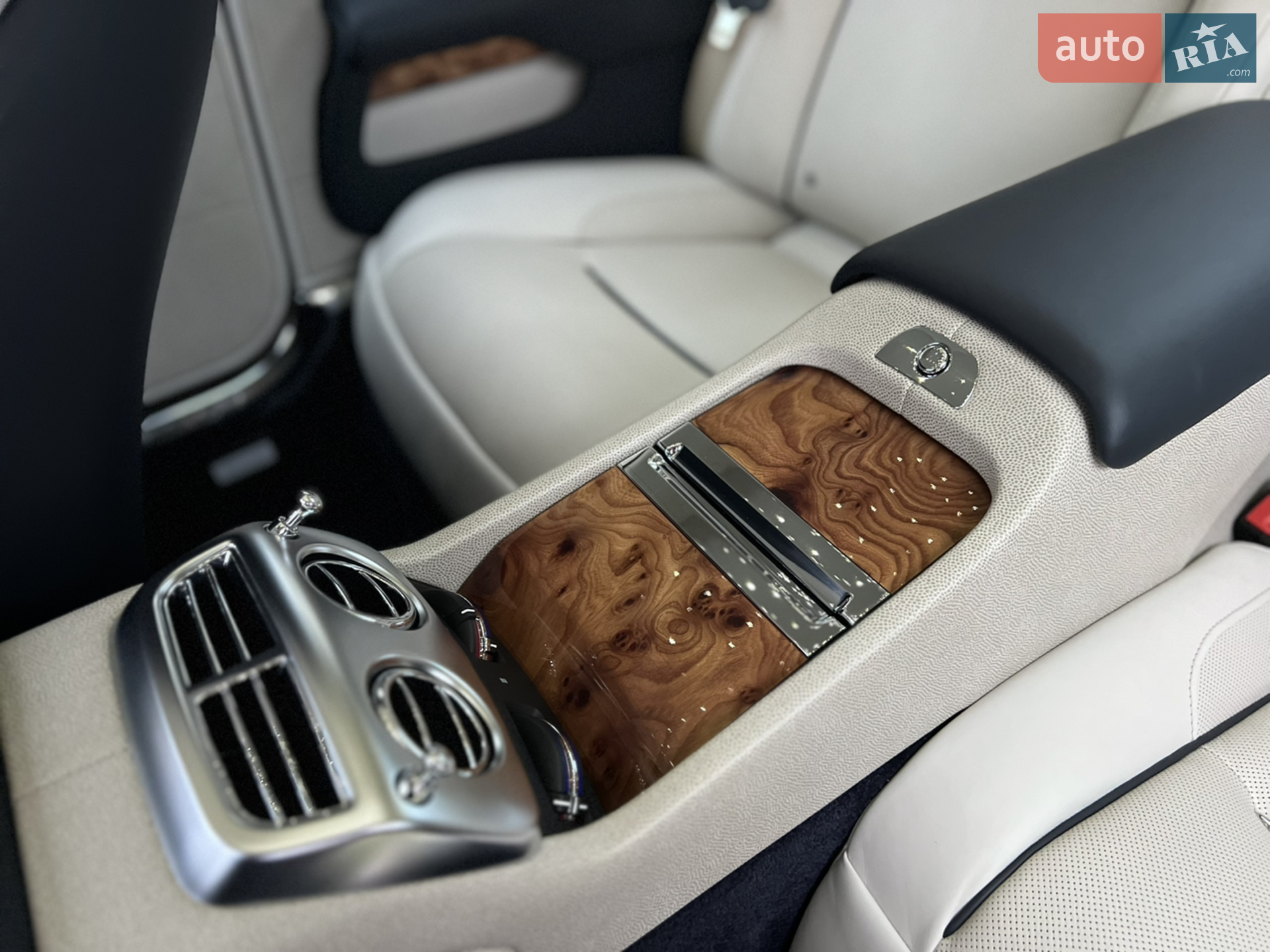 2015 Rolls-Royce Wraith - мініатюра 41