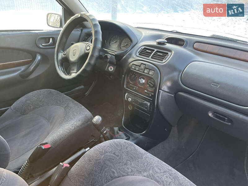 Хэтчбек Rover 200 1999 в Киеве