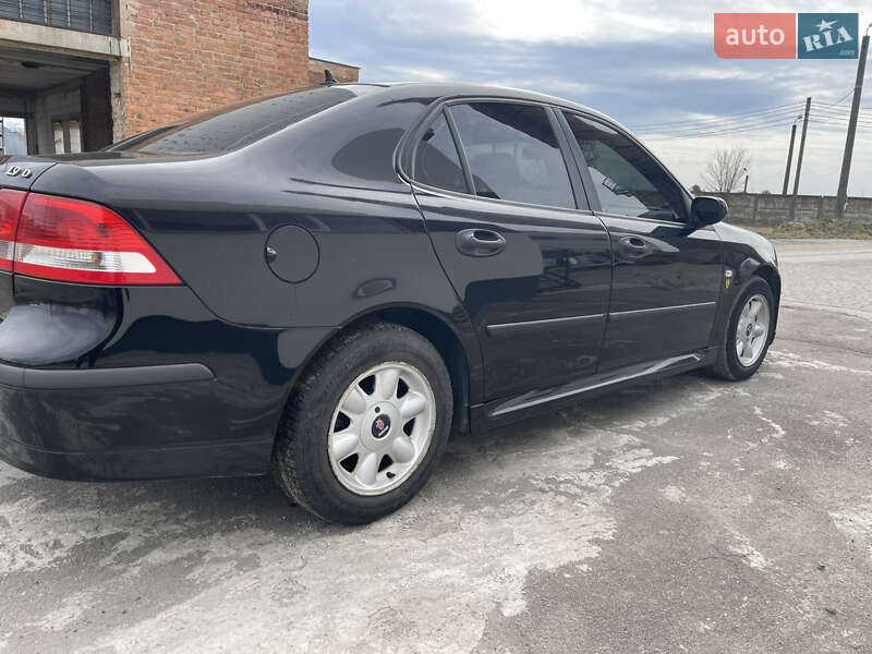 Седан Saab 9-3 2004 в Ровно