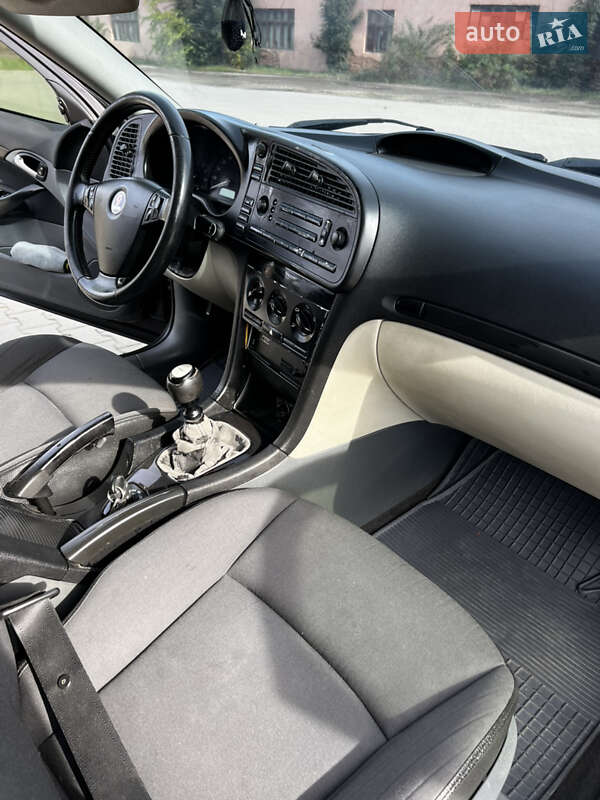 Седан Saab 9-3 2004 в Косове