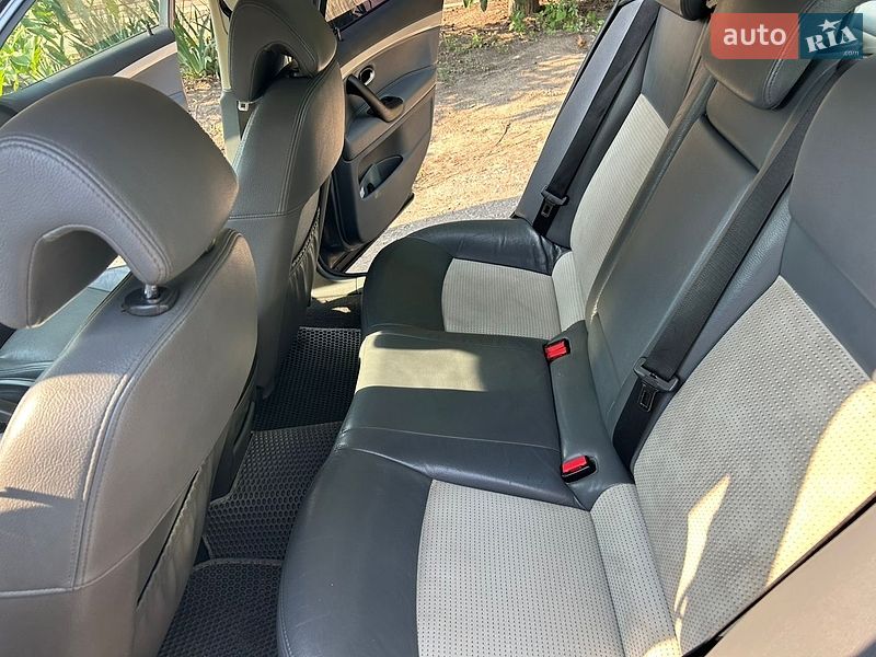 Седан Saab 9-3 2006 в Ізмаїлі