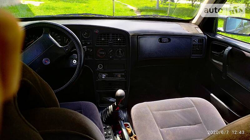 Хетчбек Saab 9000 1994 в Теофіполі