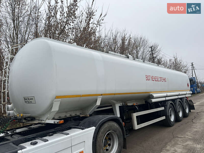 Цистерна полуприцеп SACIM SCX 2004 в Киеве