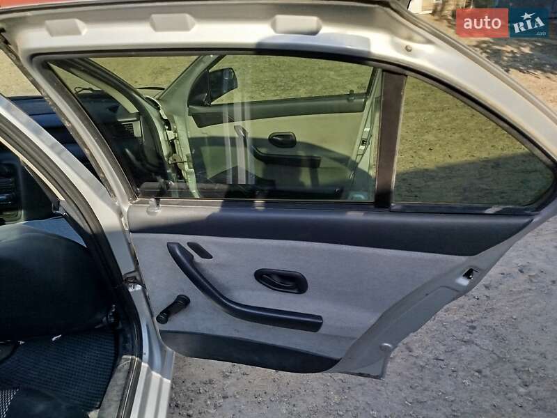 Седан Samand EL 2007 в Южноукраинске