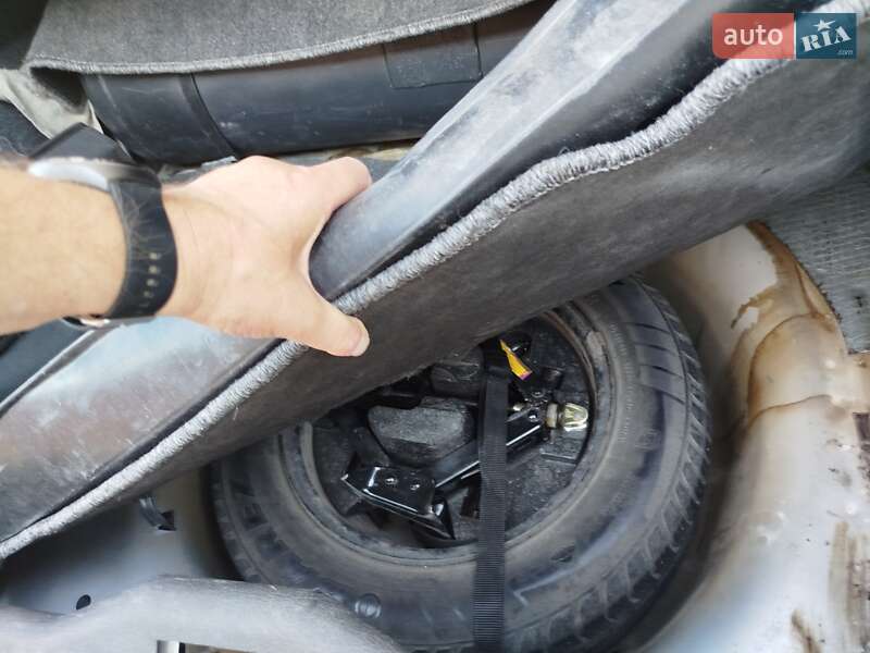 Седан Samand EL 2007 в Южноукраинске