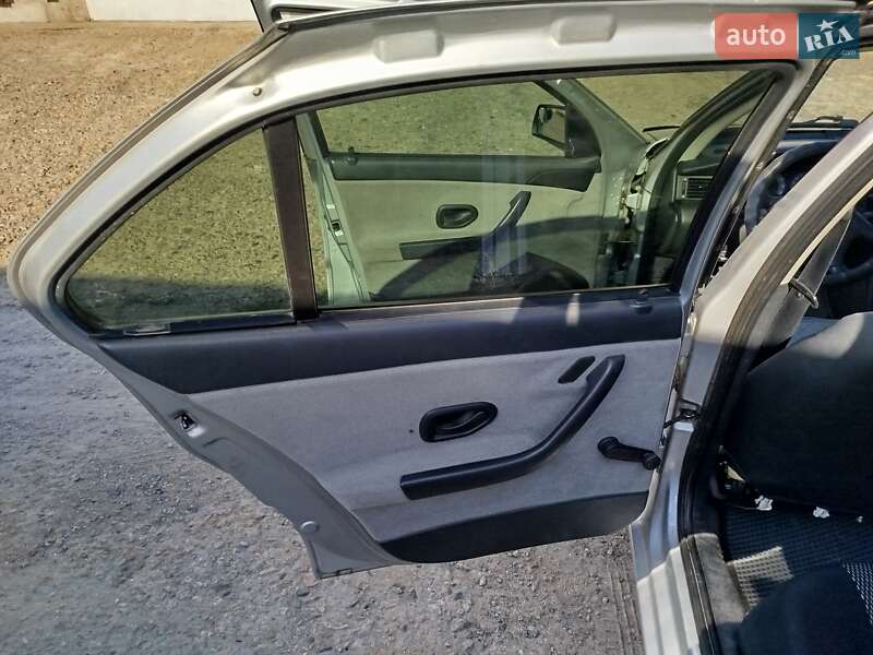 Седан Samand EL 2007 в Южноукраинске