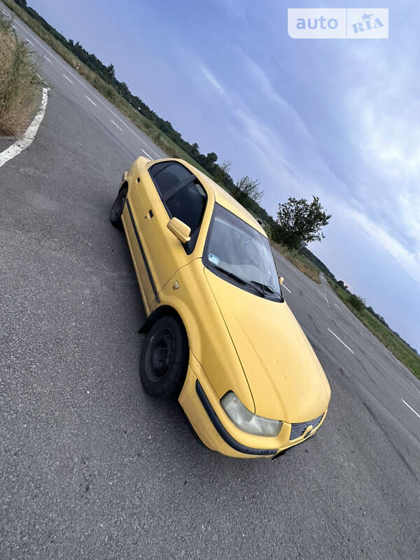 Седан Samand LX 2005 в Смілі