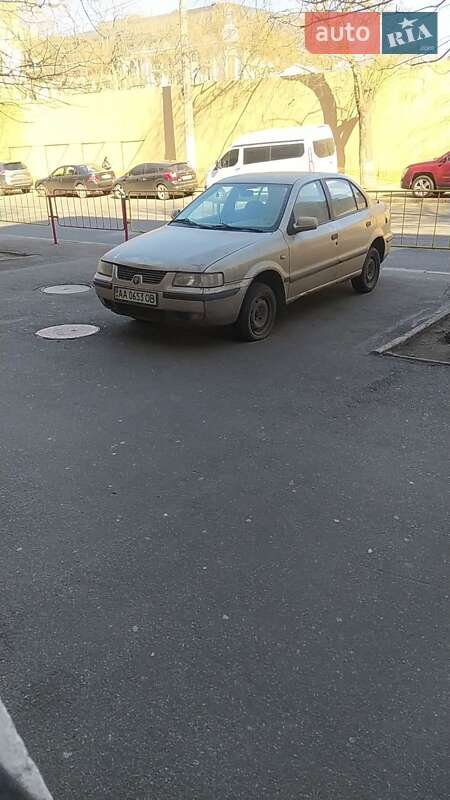 Хэтчбек Samand LX 2006 в 