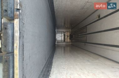 Рефрижератор напівпричіп Samro S338F 2004 в Луцьку