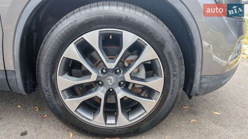 Внедорожник / Кроссовер Samsung QM6 2017 в Ровно