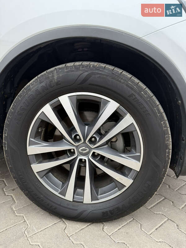 Внедорожник / Кроссовер Samsung QM6 2017 в Виннице