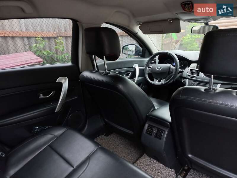 Седан Samsung SM5 2012 в Виннице