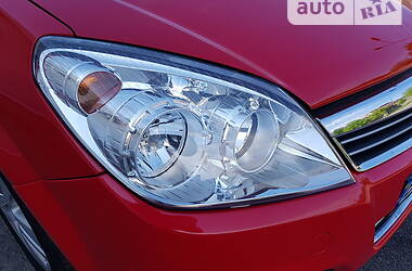 Хэтчбек Saturn Astra 2008 в 