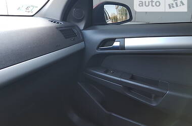 Хэтчбек Saturn Astra 2008 в 