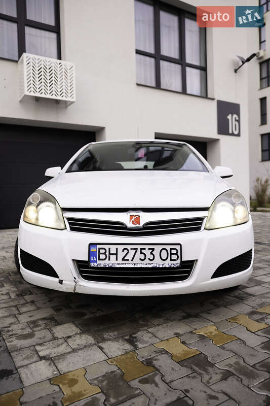 Хэтчбек Saturn Astra 2007 в Ужгороде