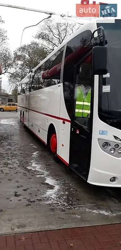 Туристический / Междугородний автобус Scania OmniExpress 2011 в Иршаве