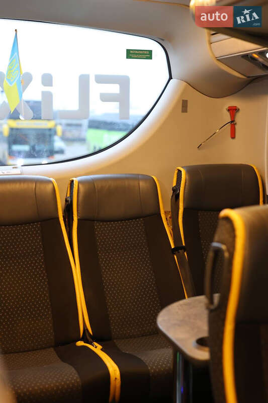 Туристичний / Міжміський автобус Scania OmniExpress 2013 в Києві