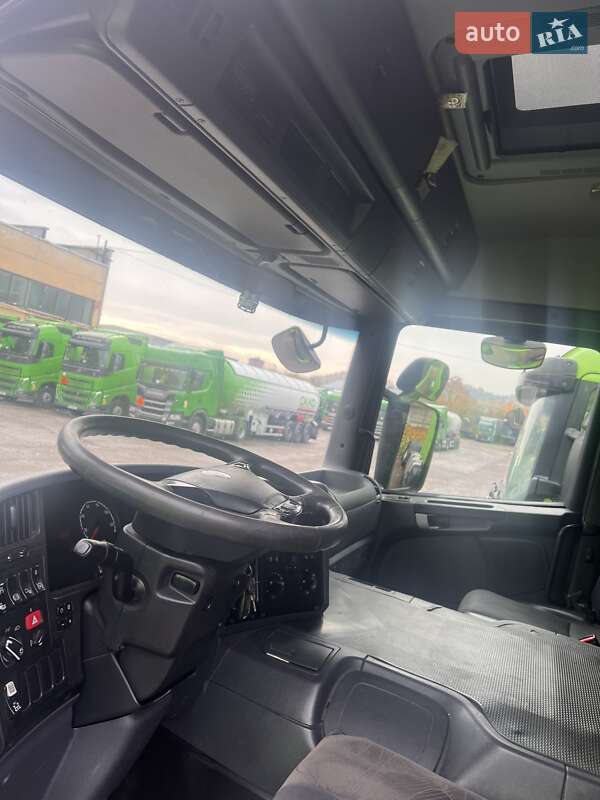 Тягач Scania P 2013 в Львове