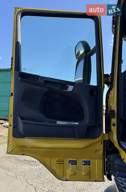 Контейнеровоз Scania P 2008 в 