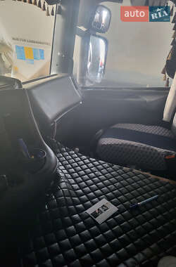 Тягач Scania P 2006 в 
