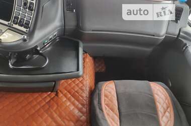 Тягач Scania R 124 2004 в 