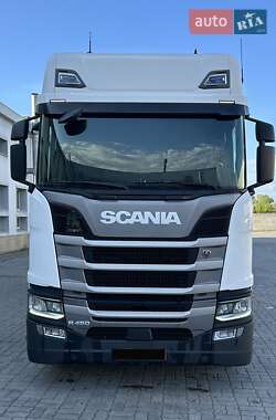 Контейнеровоз Scania R 450 2020 в 