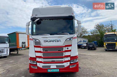 Контейнеровоз Scania R 580 2020 в 