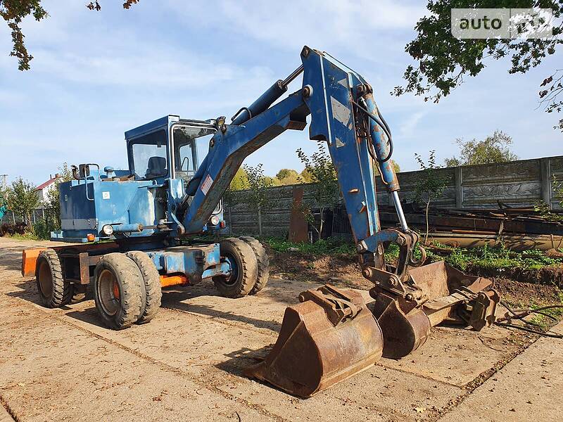 Колесный экскаватор Schaeff HML 1989 в Яворове