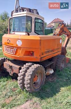 Колесный экскаватор Schaeff HML 1997 в 