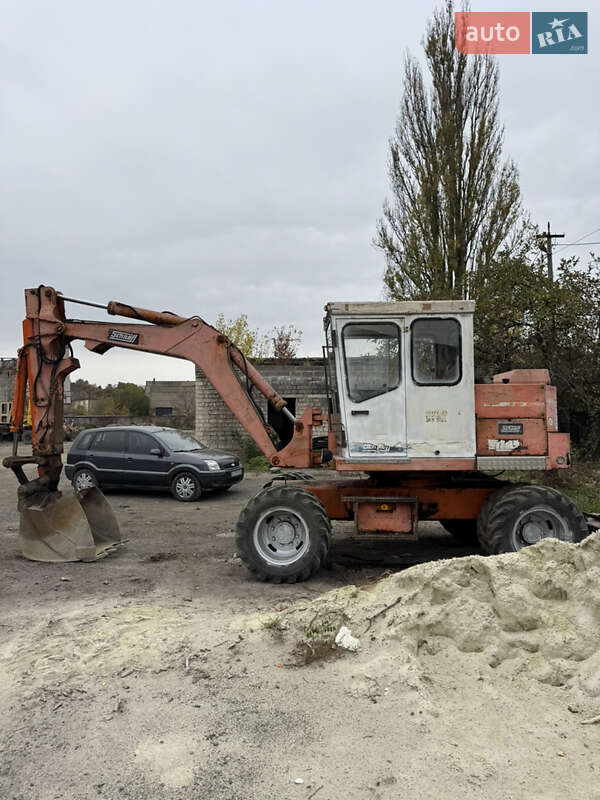 Екскаватор навантажувач Schaeff HML 1988 в Ужгороді