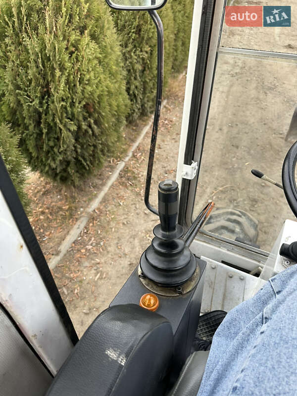 Колесный экскаватор Schaeff HML 1989 в Черновцах