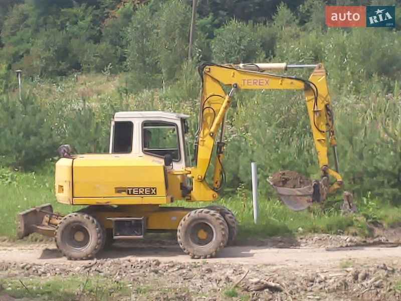 Колесный экскаватор Schaeff HML 1998 в Львове