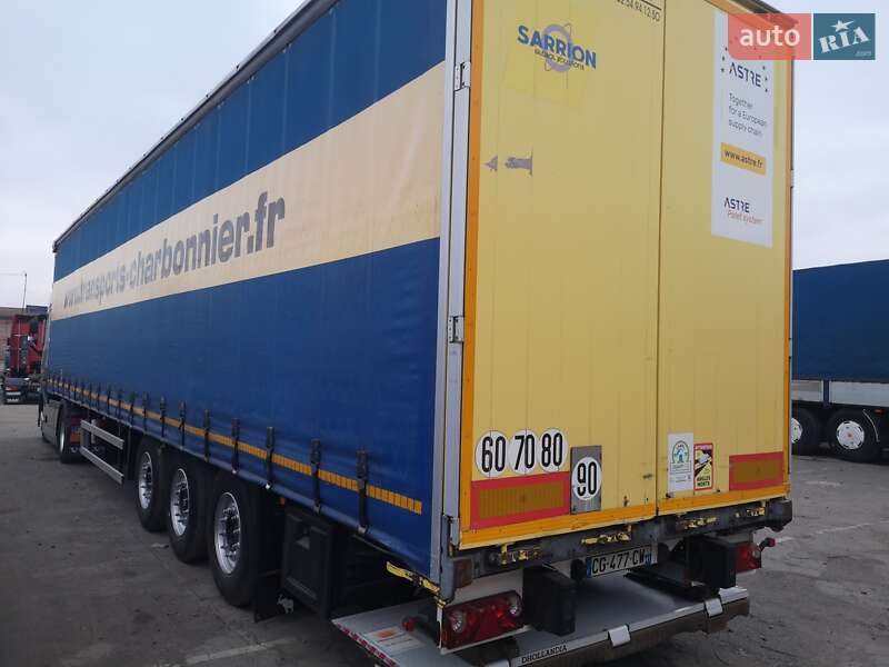 Тентований борт (штора) - напівпричіп Schmitz Cargobull Cargobull 2012 в Вінниці