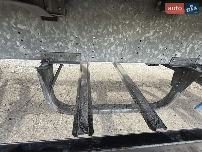 Тентований борт (штора) - напівпричіп Schmitz Cargobull Cargobull 2015 в Надвірній