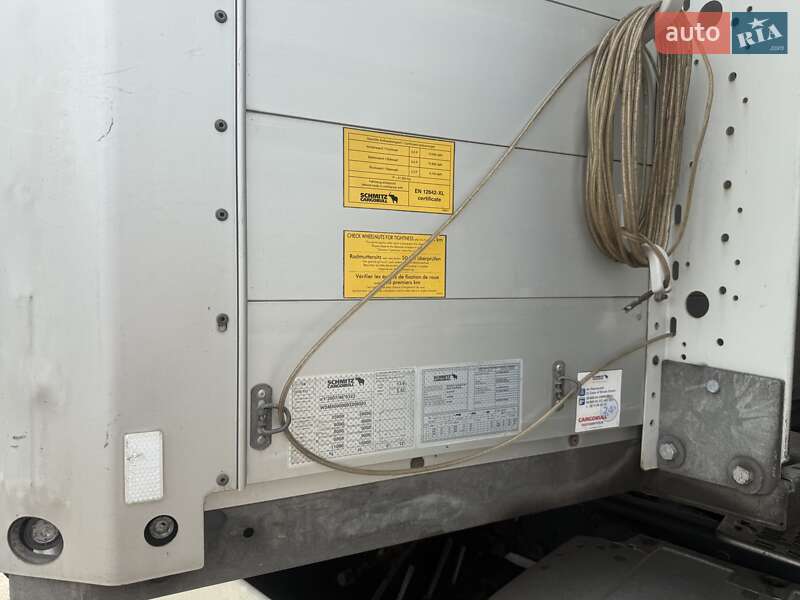 Бортовой полуприцеп Schmitz Cargobull Cargobull 2014 в Ровно