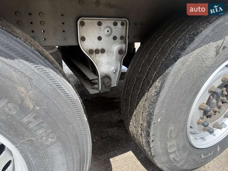 Бортовой полуприцеп Schmitz Cargobull Cargobull 2014 в Ровно