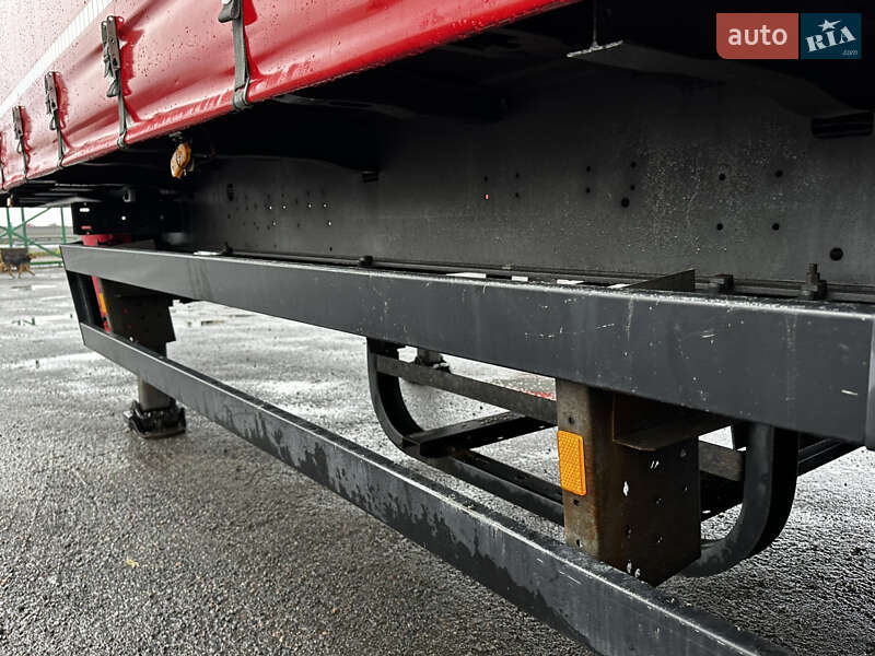 Тентований борт (штора) - напівпричіп Schmitz Cargobull Cargobull 2011 в Умані