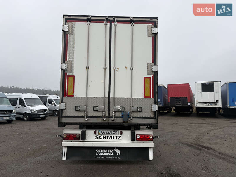 Изотермическая будка Schmitz Cargobull Cargobull 2014 в Киеве