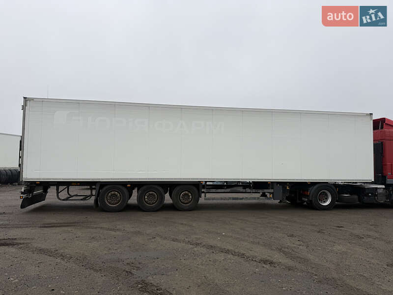 Изотермическая будка Schmitz Cargobull Cargobull 2014 в Киеве