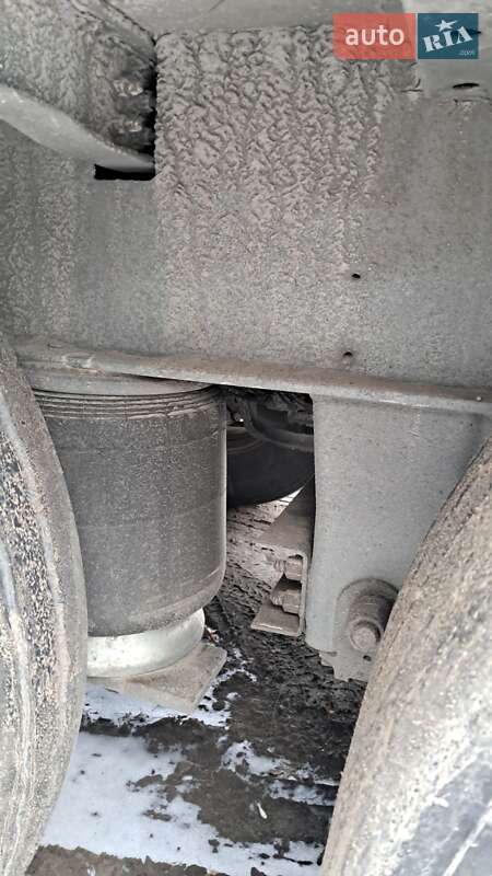 Бортовий напівпричіп Schmitz Cargobull Cargobull 2004 в Ратному