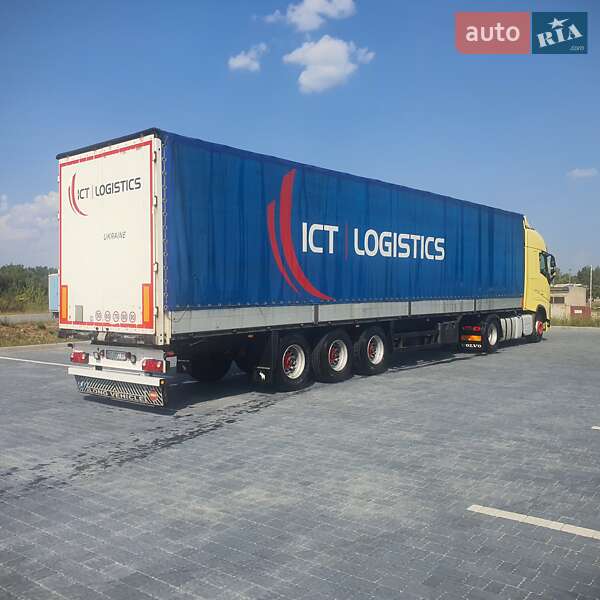Бортовой полуприцеп Schmitz Cargobull S01 2007 в Львове