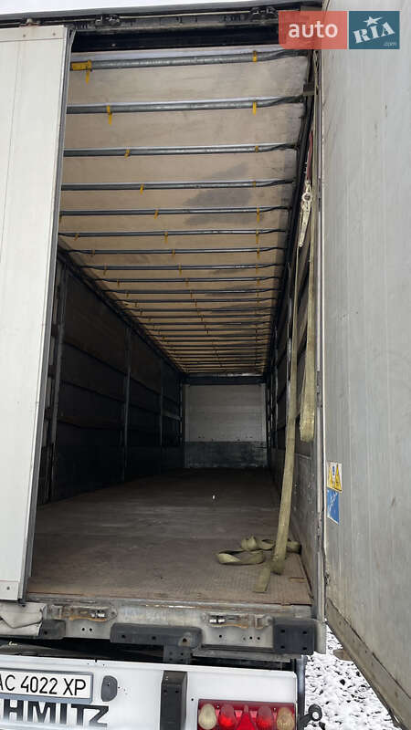 Бортовой полуприцеп Schmitz Cargobull S01 2008 в Луцке