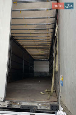 Бортовой полуприцеп Schmitz Cargobull S01 2008 в 