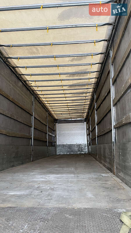 Бортовой полуприцеп Schmitz Cargobull S01 2008 в Луцке