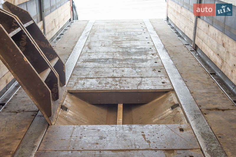 Тентований борт (штора) - напівпричіп Schmitz Cargobull S01 2006 в Житомирі