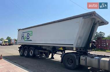 Самоскид напівпричіп Schmitz Cargobull S01 2013 в Чернівцях