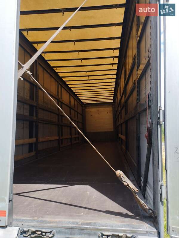 Тентованный борт (штора) - полуприцеп Schmitz Cargobull S01 2009 в Долине