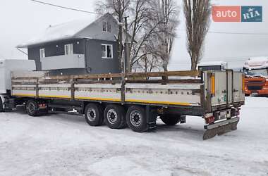 Бортовой полуприцеп Schmitz Cargobull S01 2003 в Умани