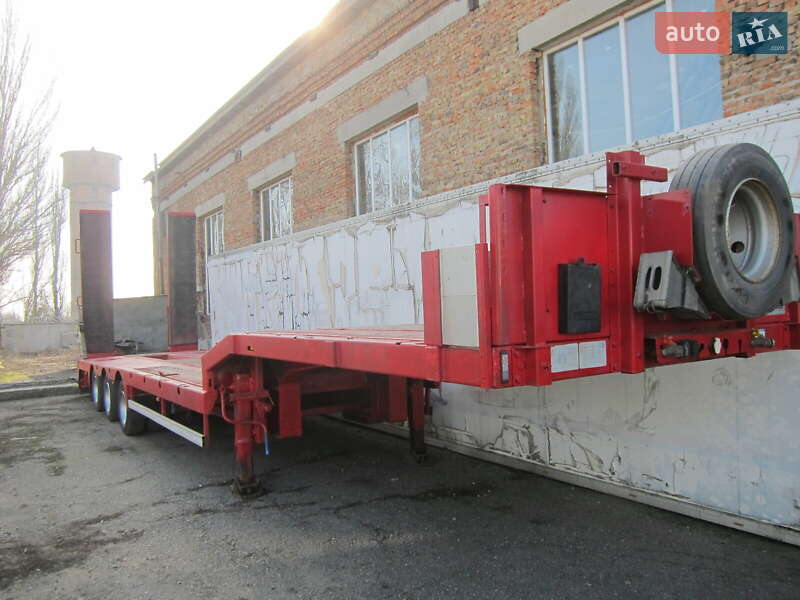 Низкорамная платформа Schmitz Cargobull SAF 2008 в Виннице