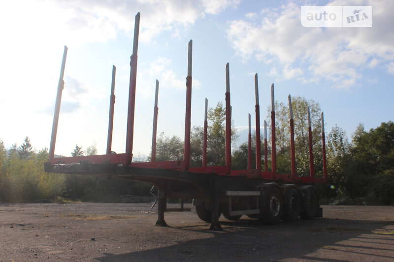 Лесовоз / Сортиментовоз - полуприцеп Schmitz Cargobull SAF 2004 в Хусте